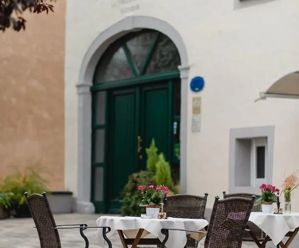 Weingut Und Gaestehaus Zilliken *